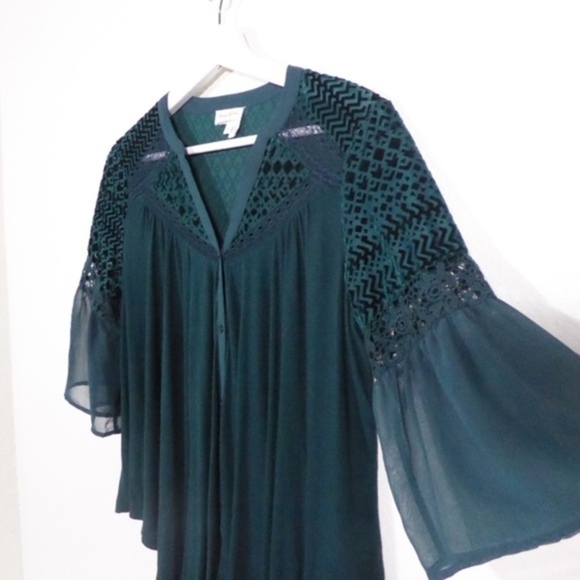 Meadow Rue Surya Green Velvet Burnout Top … - Picture 6 of 6